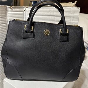 Tory Burch Robinson double zip safiano leather satchel with rolled handles. EUC